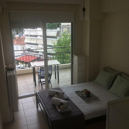 Studio By The Train Station Лариса Екстериор снимка